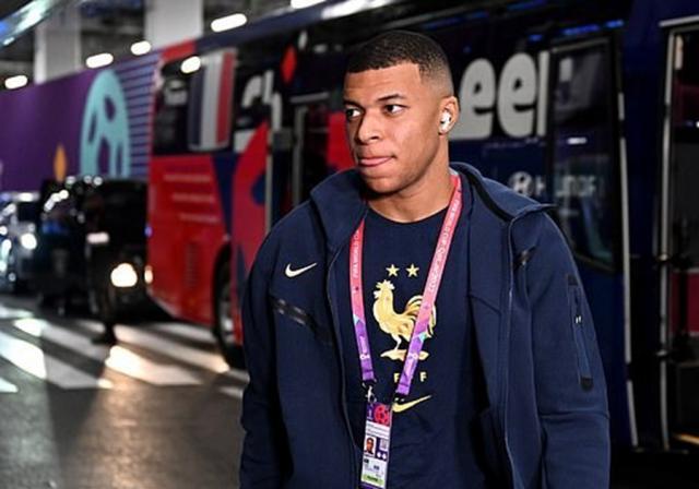 mk体育官网-【世界杯】姆巴佩造2球 吉鲁中柱 法国2比0连进决赛